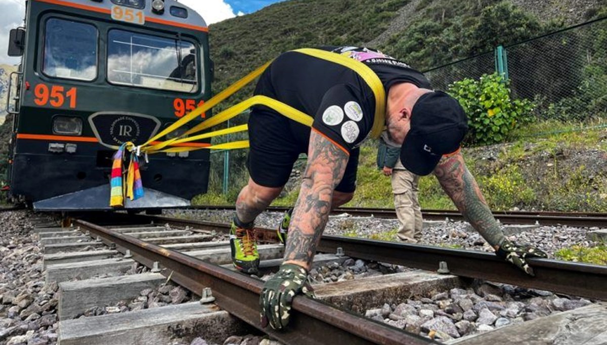 Avusturyalı sporcudan yeni rekor: 81 tonluk treni çekti