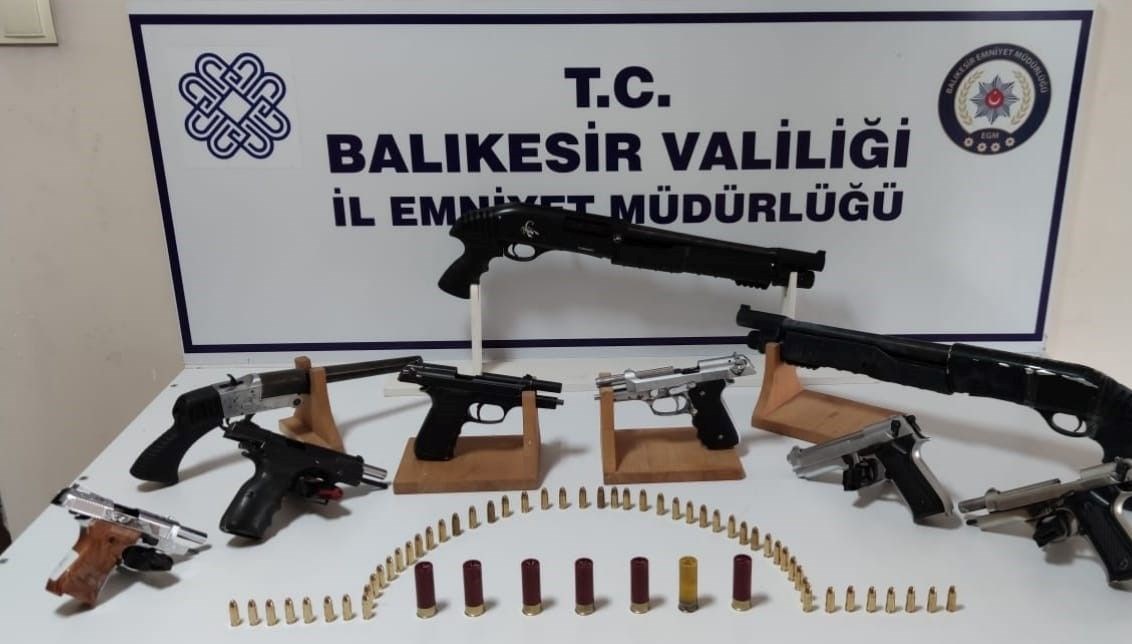 Burhaniye'de polisi denetimleri devam ediyor