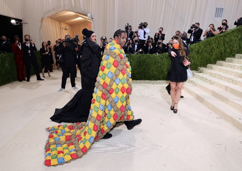 A$AP Rocky'nin Met Gala'daki yorganının sırrı ortaya çıktı - 8
