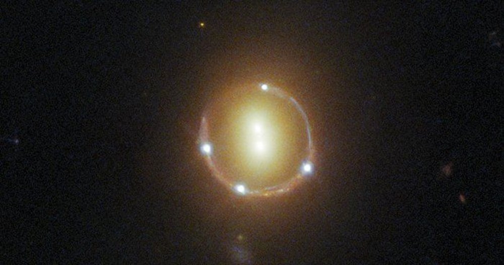 NASA Dünya'dan 3,4 milyar ışık yılı uzaklıkta bir'Einstein halkası' görüntüledi - 4