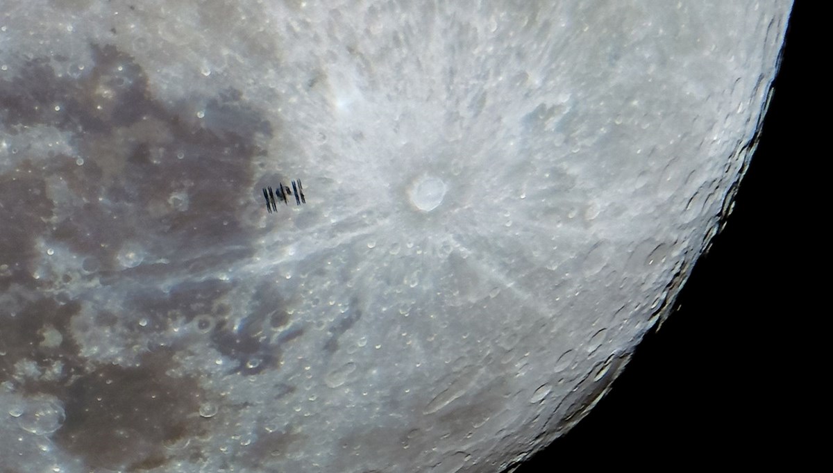 Uluslararası Uzay İstasyonu, Ay ile görüntülendi