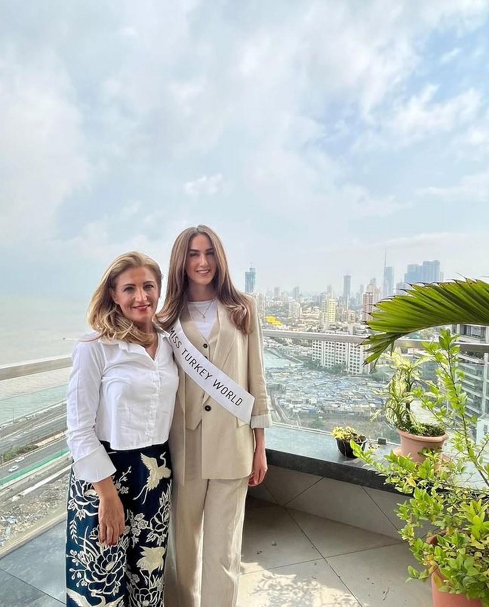 Miss Turkey birincisi İdil Bilgen Hindistan'a gitti - 5