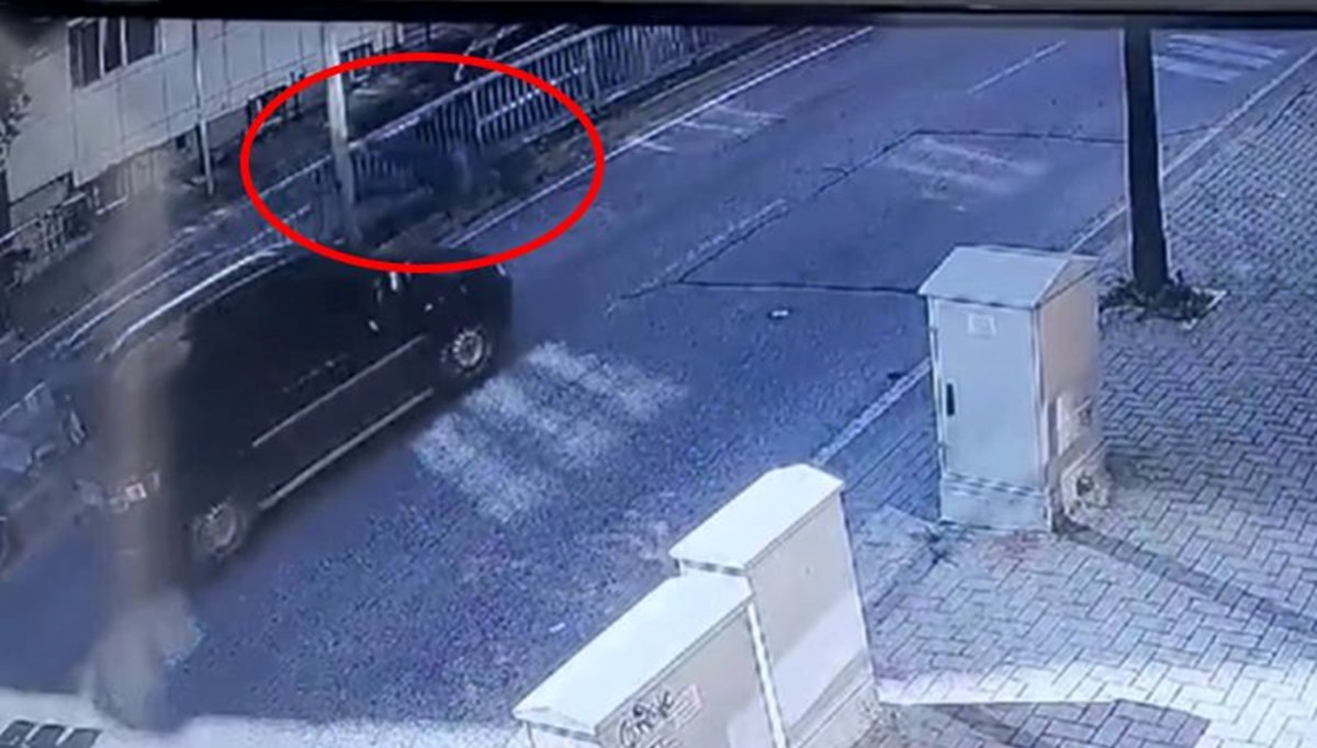 Yolun karşısına geçmeye çalışırken can verdi Yolun karşısına geçmeye çalışırken can verdi