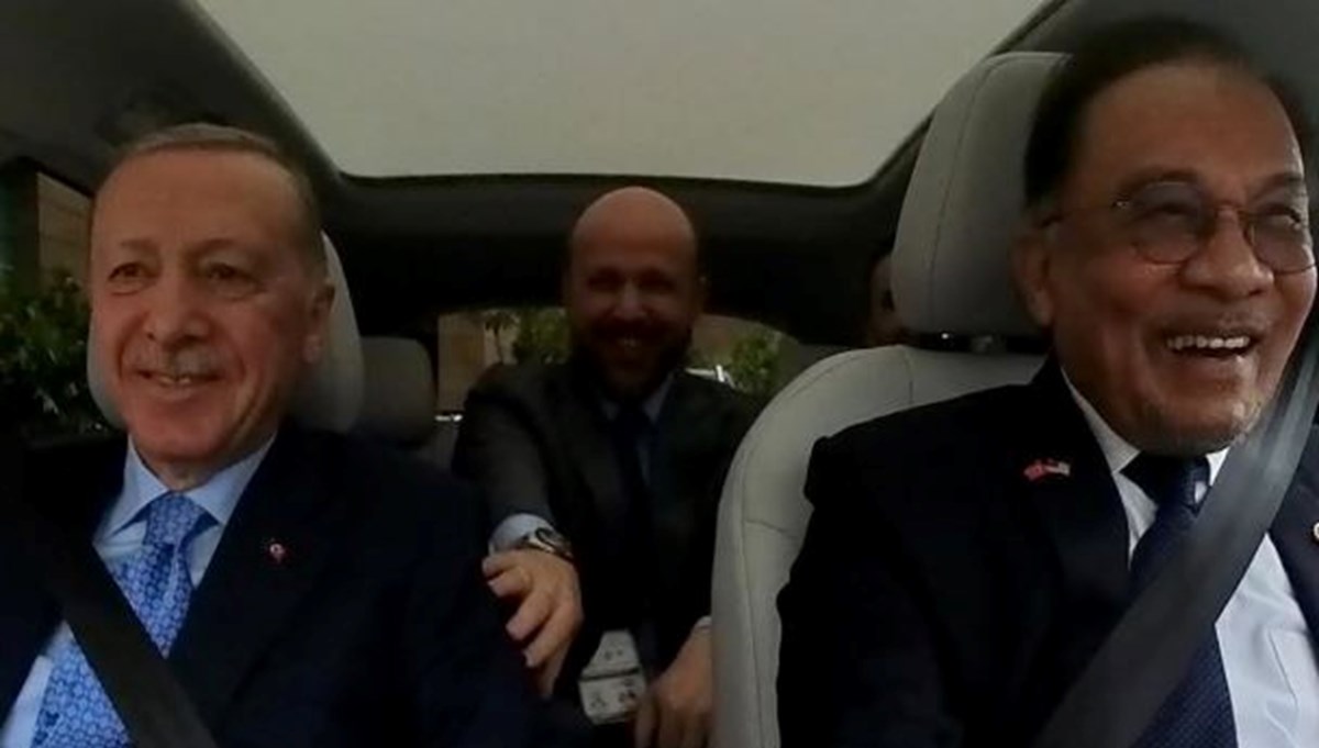 Cumhurbaşkanı Erdoğan, Malezya Başbakanı Enver İbrahim'e TOGG hediye etti Cumhurbaşkanı Erdoğan, Malezya Başbakanı Enver İbrahim'e TOGG hediye etti