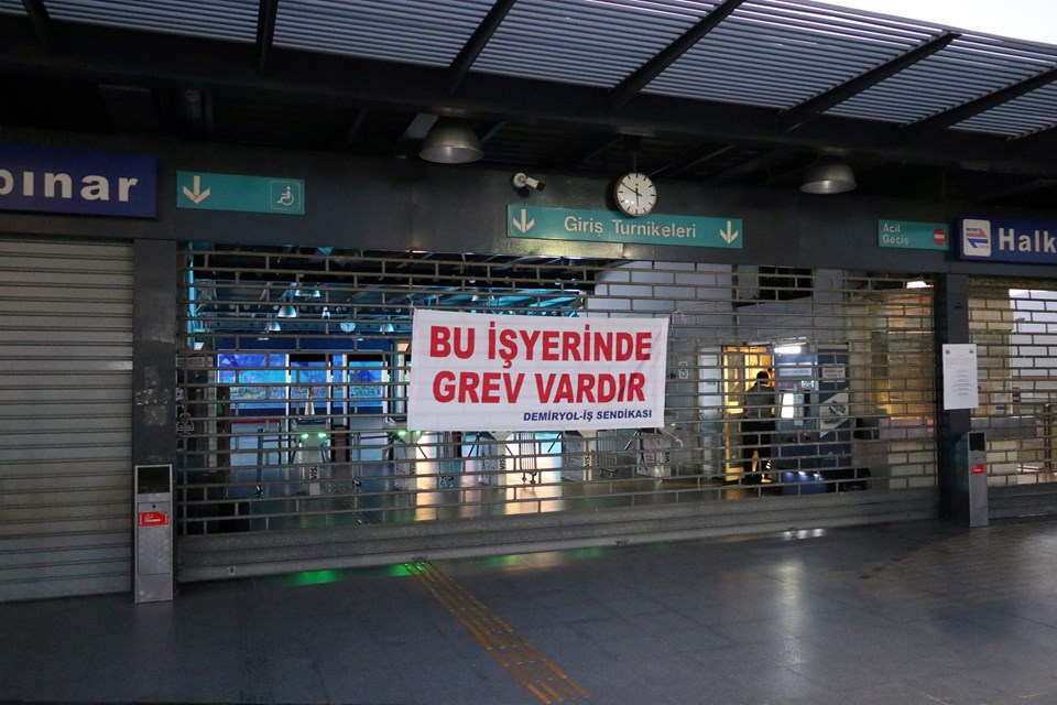 İzmir'de metro ve tramvay çalışanları greve gitti - 1