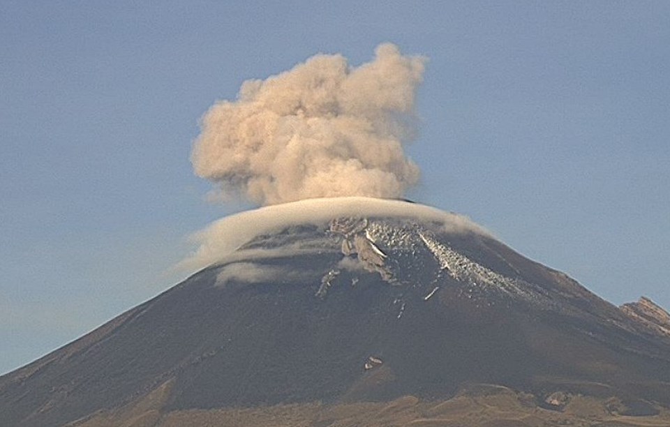 Meksika’daki Popocatepetl Yanardağı faaliyete geçti - 1