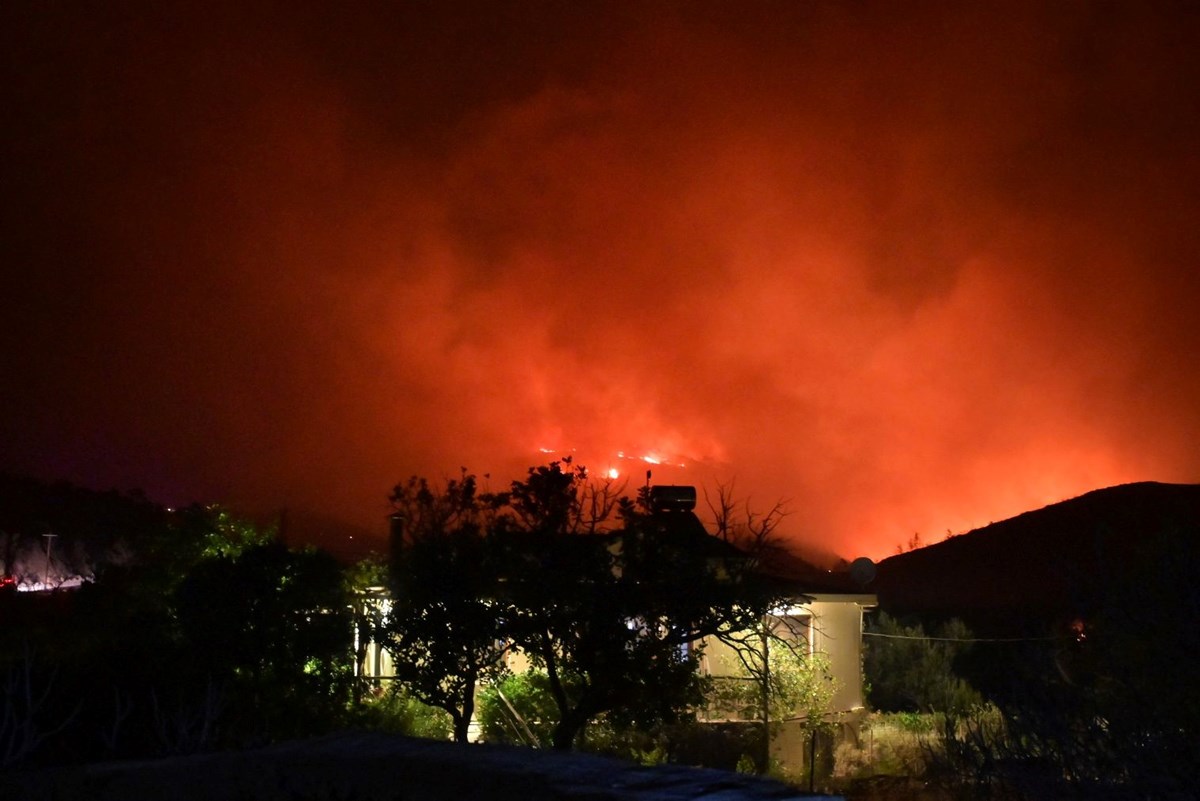 Yunanistan'da orman yangınları: 5 kişi yaralandı