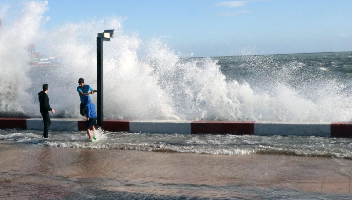 Güney Marmara'da bazı feribot seferleri iptal edildi