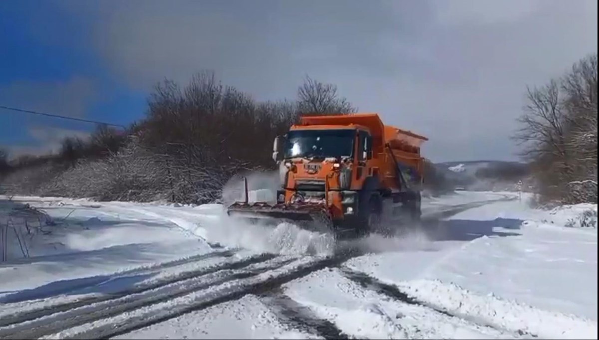 İstanbul'da kar kalınlığı yer yer 47 santime ulaştı; 85 bin 805 ton tuz kullanıldı