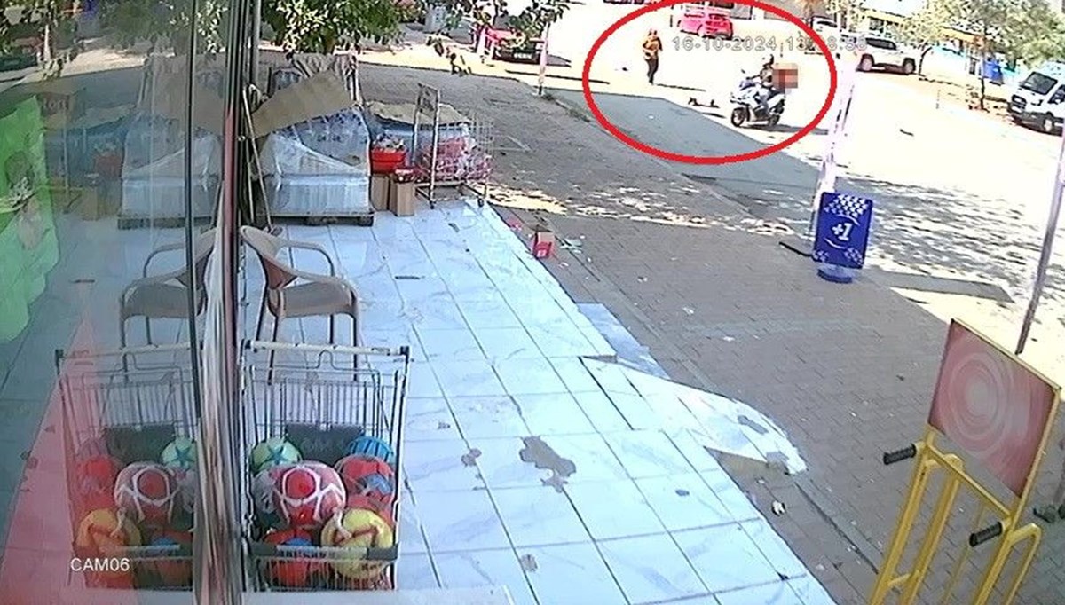 Antalya'da aniden yola fırlayan çocuğa motosiklet çarptı Antalya'da aniden yola fırlayan çocuğa motosiklet çarptı