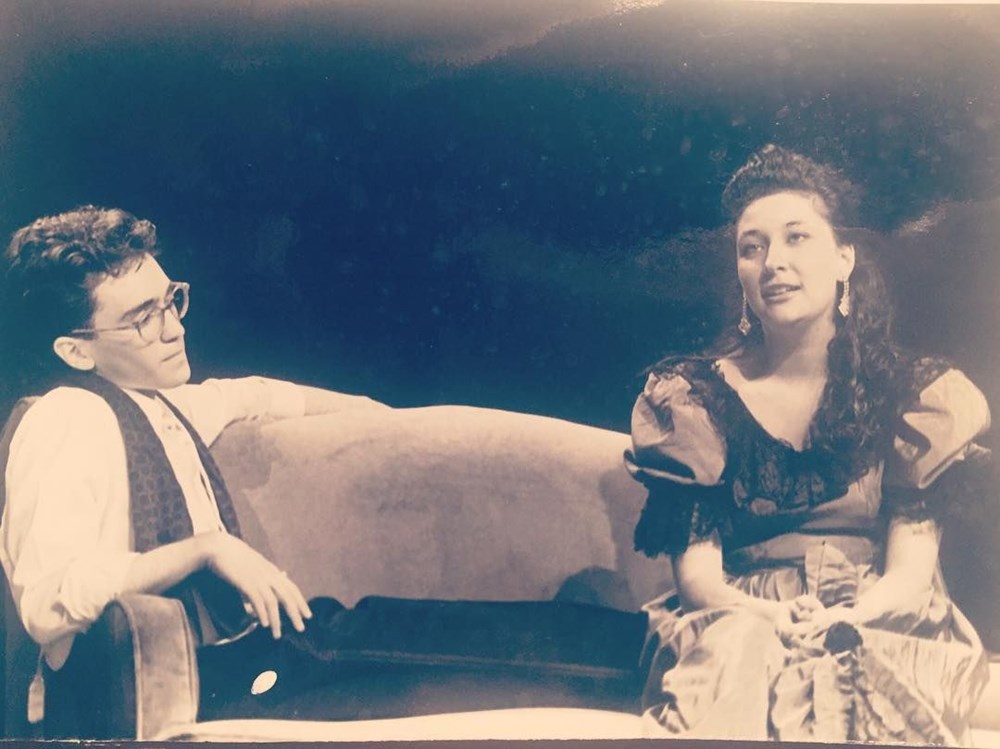 Su Burcu Yazgı Coşkun'dan nostaljik kare (Ünlülerin çocukluk ve gençlik halleri) - 391