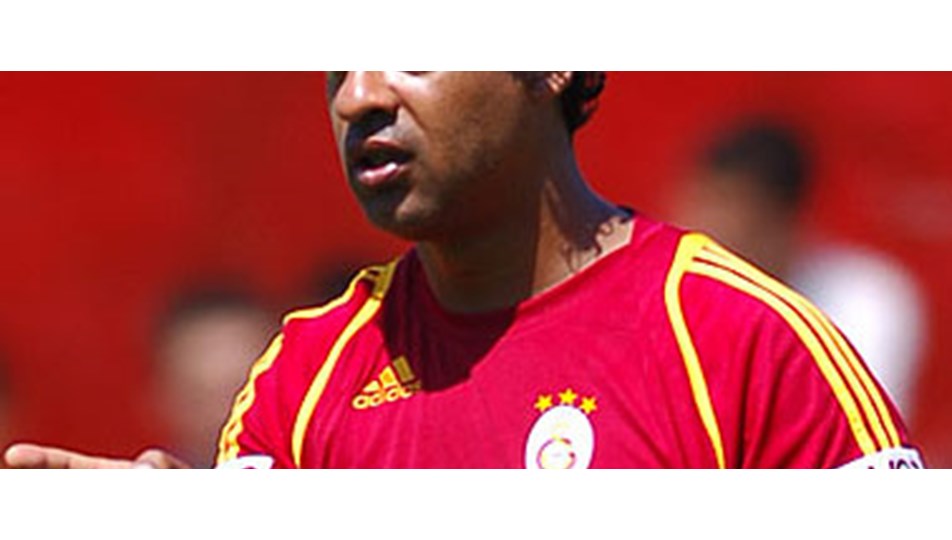 Rijkaard ilk resmi maçına çıktı