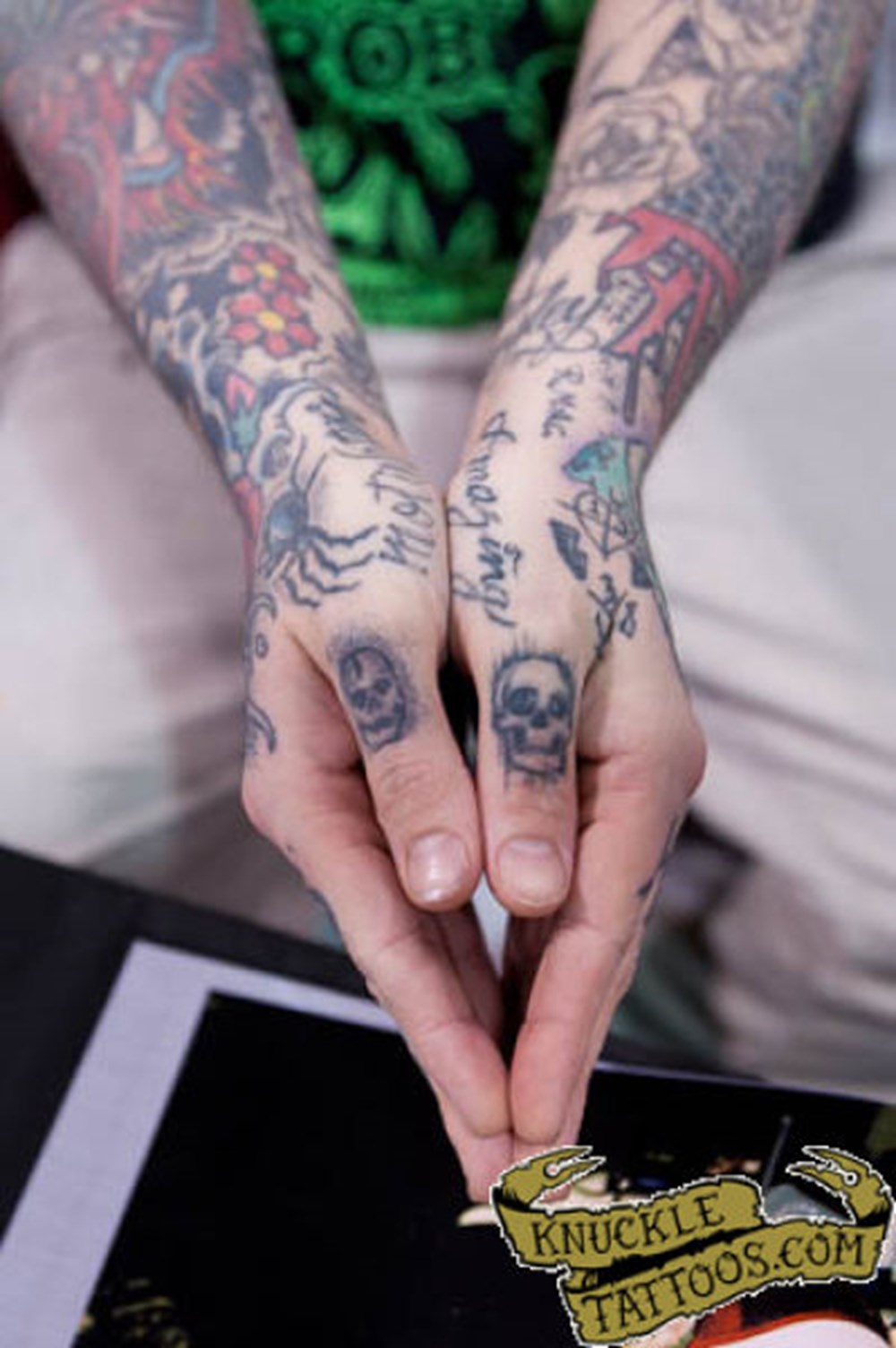 Лучшие тату на костяшках пальцев