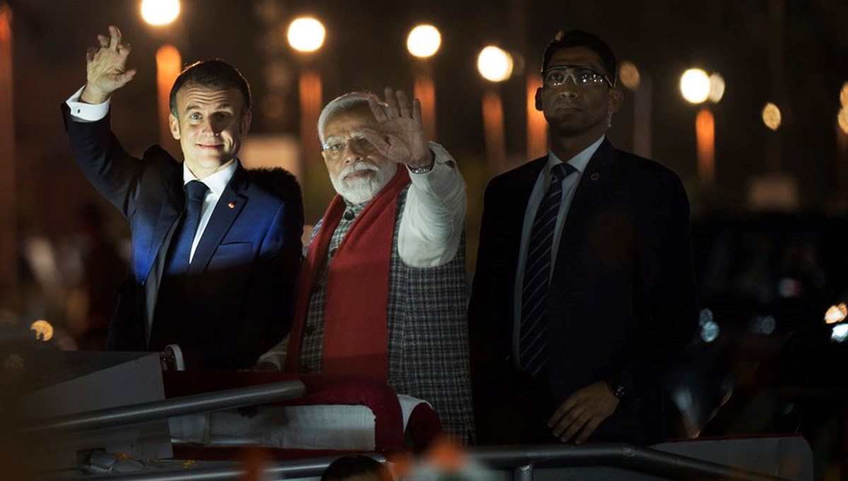 Macron, Hindistan'ın Cumhuriyet Günü kutlamalarına katıldı Macron, Hindistan'ın Cumhuriyet Günü kutlamalarına katıldı