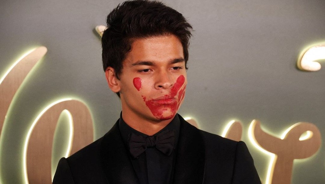 "Kırmızı el izi" Emmy Ödülleri'ne damga vurdu