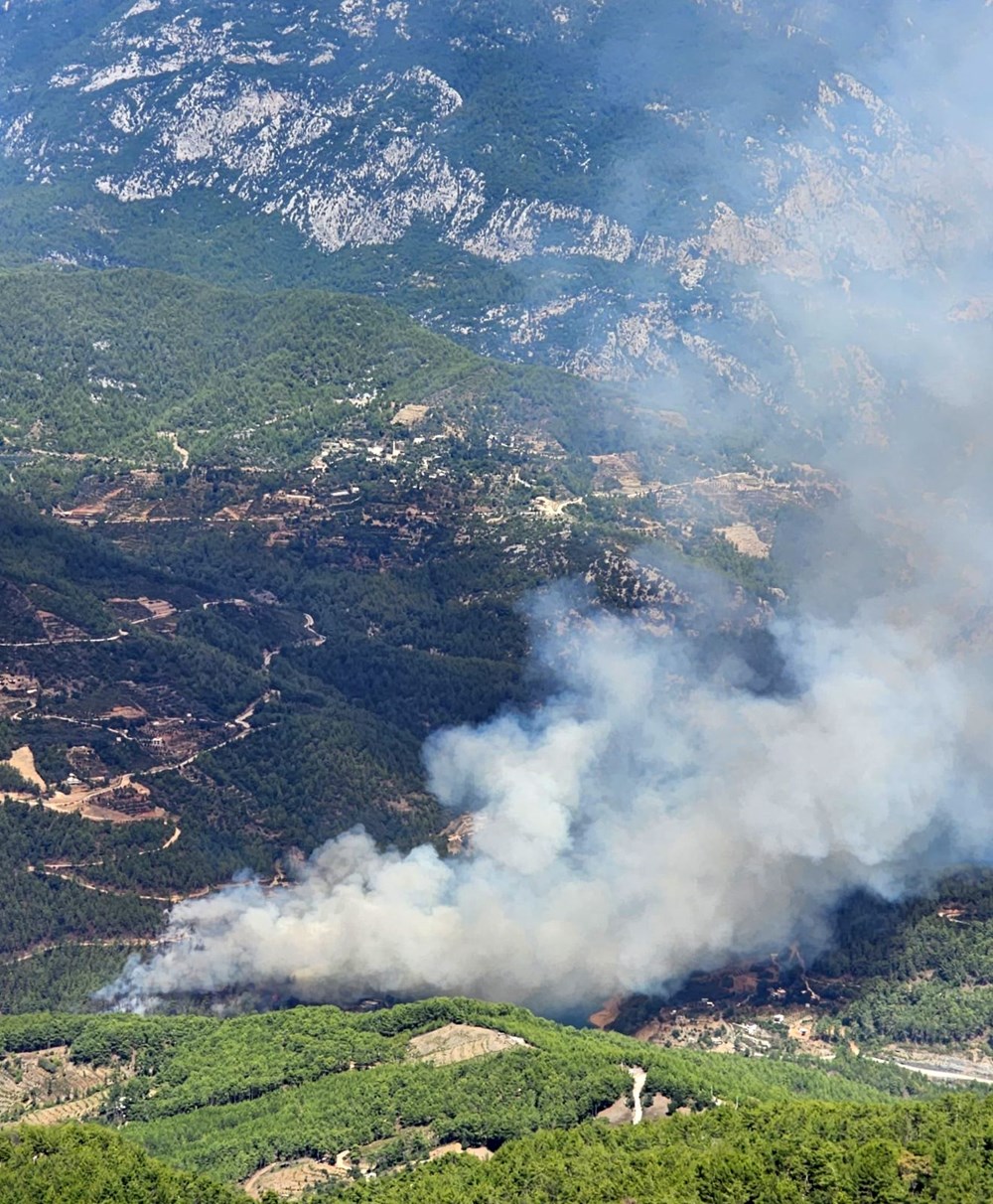 Antalya ve İzmir’de orman yangını (Alevler kontrol altına alındı) - 1