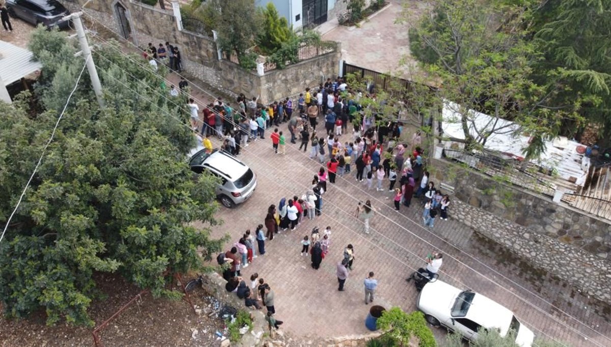 Adana’da bayram harçlığı kuyruğu