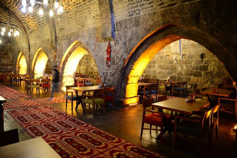 Bitlis'te 5 asırlık han ziyaretçilerini zamanda yolculuğa çıkarıyor - 4