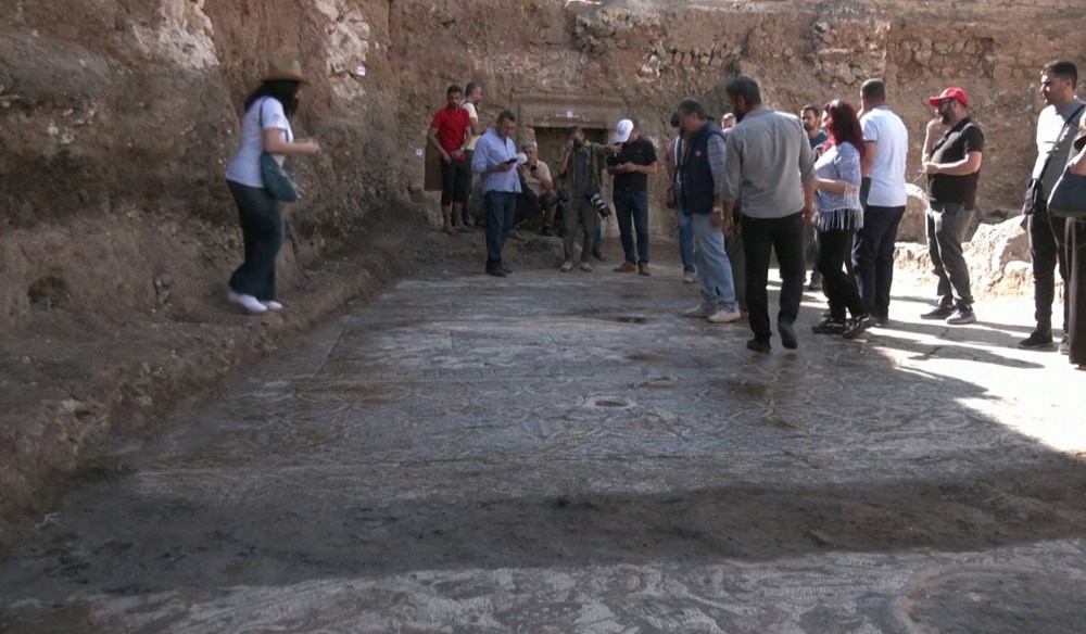 Suriye’de tamamen korunmuş 1600 yıllık Roma mozaiği bulundu - 3