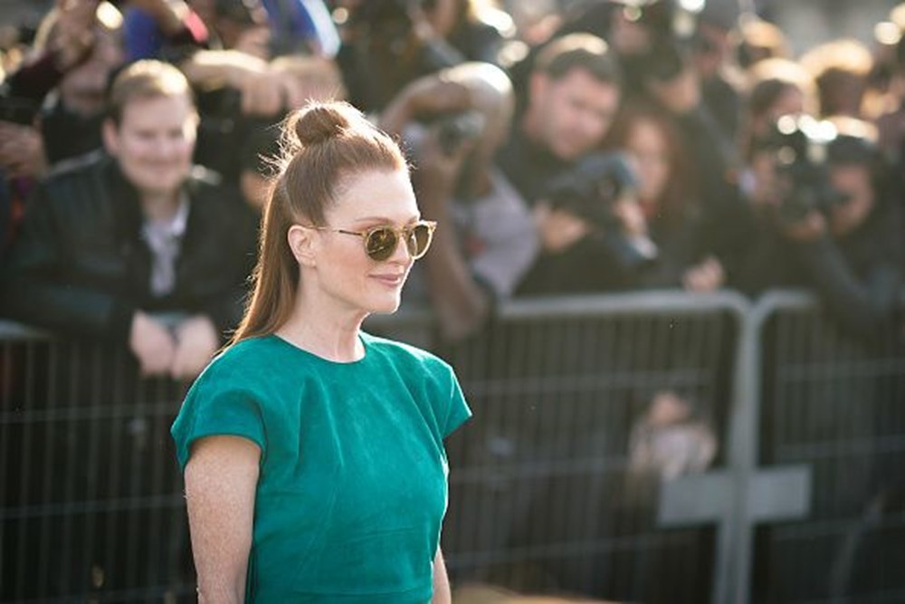 Julianne Moore: Trump’ın idealleri aptalca - 1