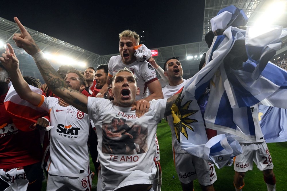 Süper Lig'de 2022-2023 sezonu şampiyonu Galatasaray - 41