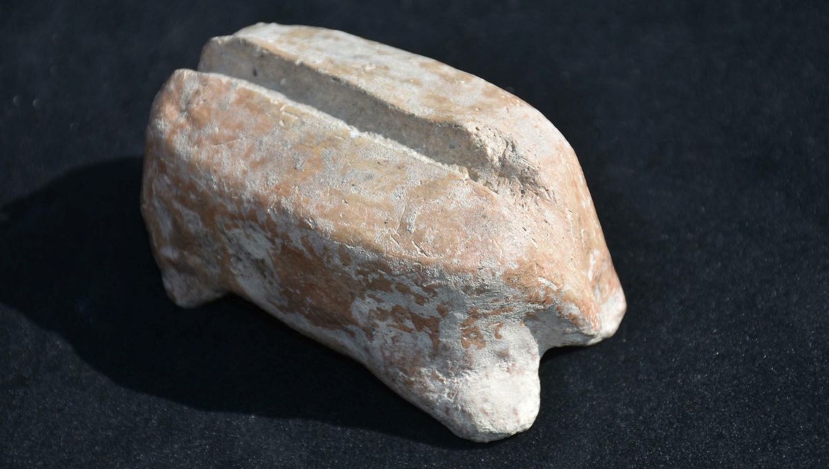 Ulucak Höyüğü'nde 7 bin 700 yıllık marangoz aleti bulundu Ulucak Höyüğü'nde 7 bin 700 yıllık marangoz aleti bulundu