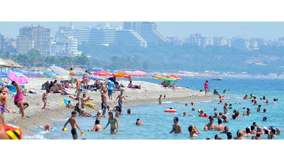 Antalya'da plajda patlama: 6 yaralı