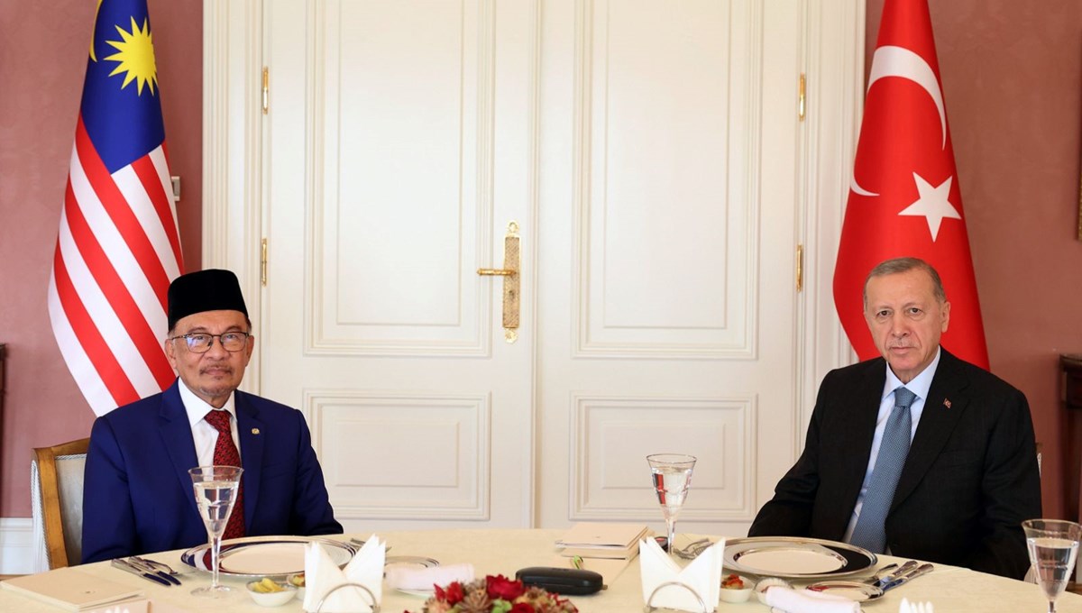 Cumhurbaşkanı Erdoğan Malezya Başbakanı Enver İbrahim’i kabul etti