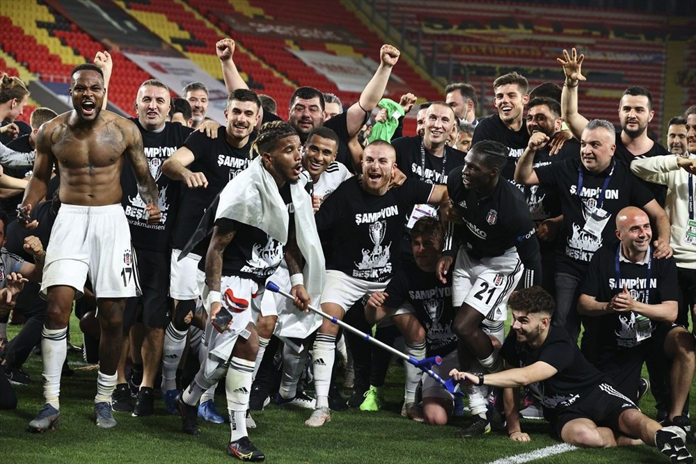 Beşiktaş şampiyonluğuna ulaştı (Beşiktaş'ın kaçıncı şampiyonluğu) - 10