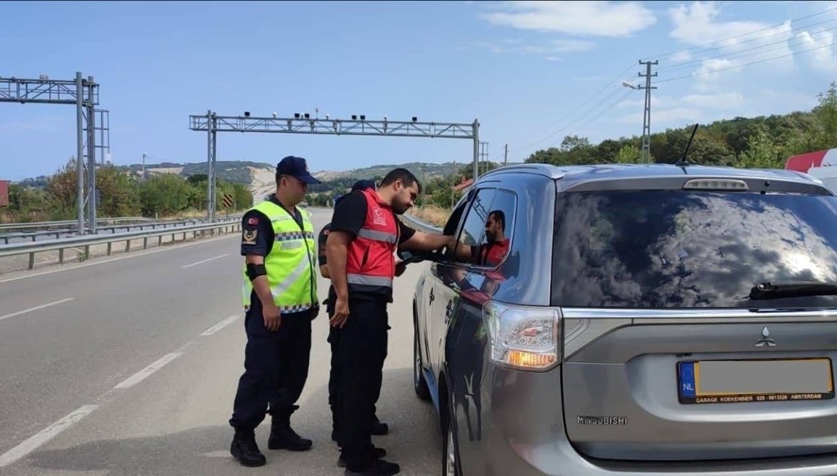 Sinop'ta huzur uygulaması: 3 kişi  yakalandı