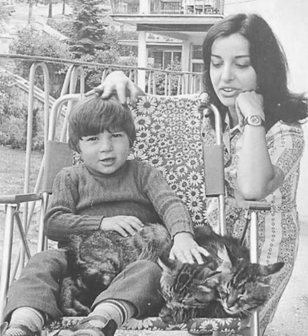 Ünlü isim geçmişe götürdü: "Oyuncu olacağını nasıl anlamadın" (Ünlülerin çocukluk ve gençlik halleri) - 319
