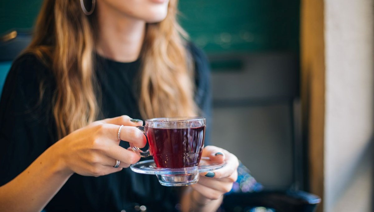 Çay içmek ömrü uzatır mı? Bilim insanlarından yanıt gecikmedi Çay içmek ömrü uzatır mı? Bilim insanlarından yanıt gecikmedi