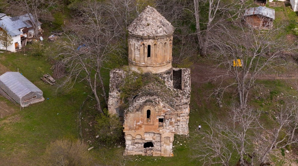 İçinde gizli geçitler var - 2