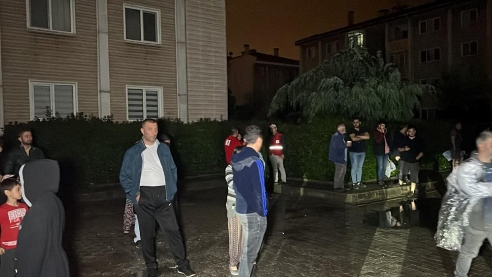 Düzce'de taşkın 1200 haneyi elektriksiz bıraktı - 1