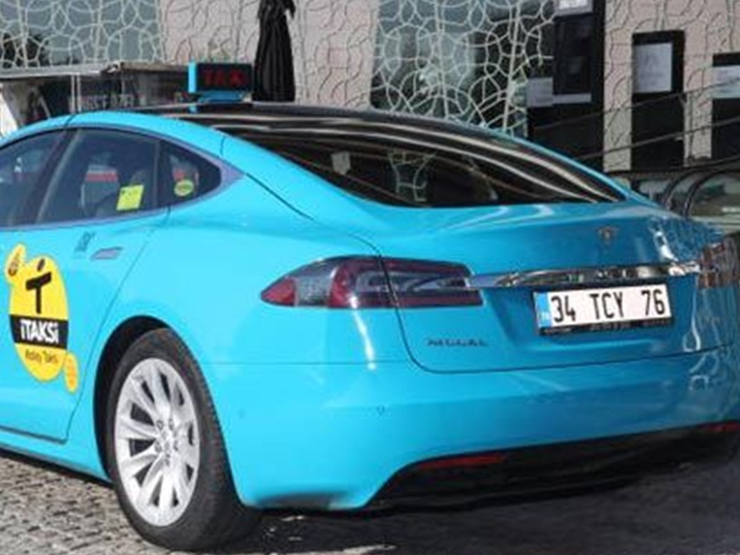 Istanbul A Turkuaz Ve Siyah Renkli Taksiler Geliyor Ntv