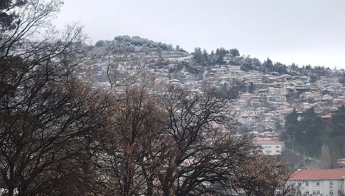 Denizli'nin yüksek kesimlerinde kar yağışı etkili oldu