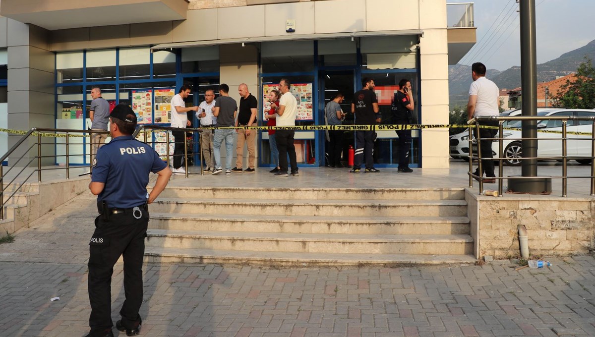 Markette tartıştığı eşini vurdu, ardından intihar etti Markette tartıştığı eşini vurdu, ardından intihar etti