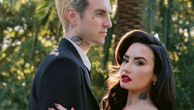 Ünlü şarkıcı Demi Lovato evlendi