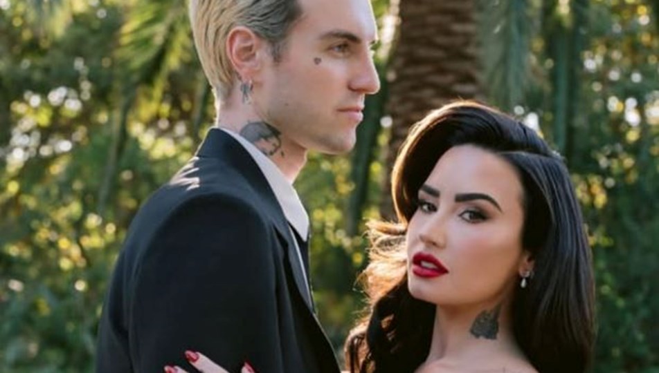 Ünlü şarkıcı Demi Lovato evlendi