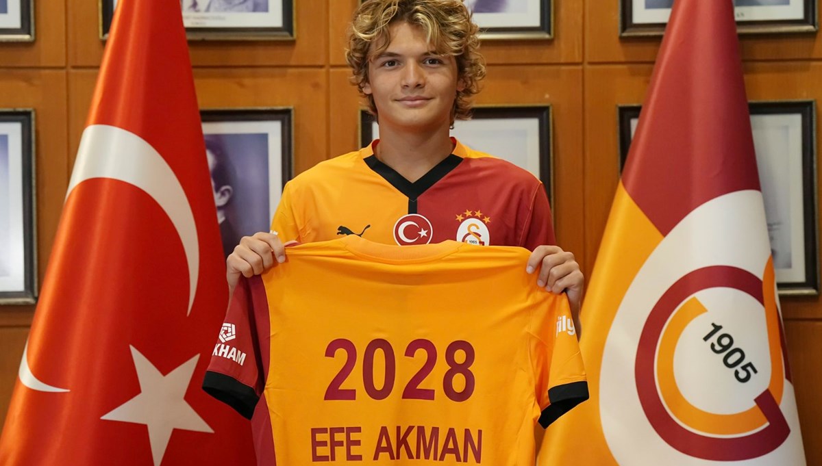 Galatasaray'da Efe Akman'a profesyonel sözleşme