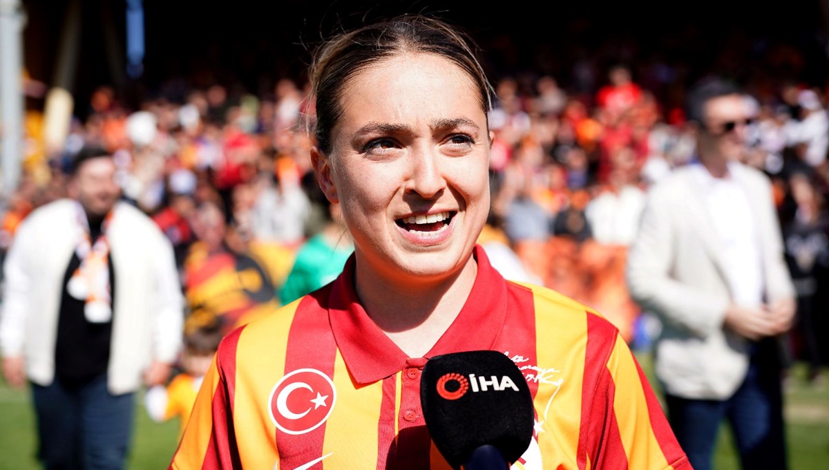 Berna Yeniçeri: Adımızı altın harflerle yazdırdık Berna Yeniçeri: Adımızı altın harflerle yazdırdık