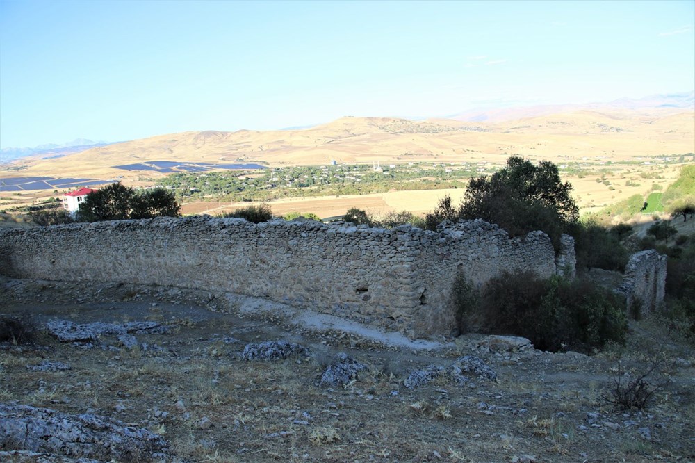 Ekinözü Manastırı (Kağtsrahayeats) restore edilmeyi bekliyor - 11