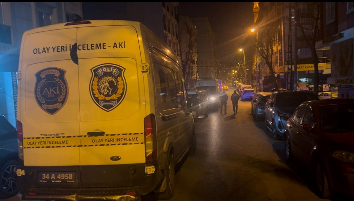 Esenyurt'ta oto yıkamacıda silahlı kavga: 1 ölü Esenyurt'ta oto yıkamacıda silahlı kavga: 1 ölü