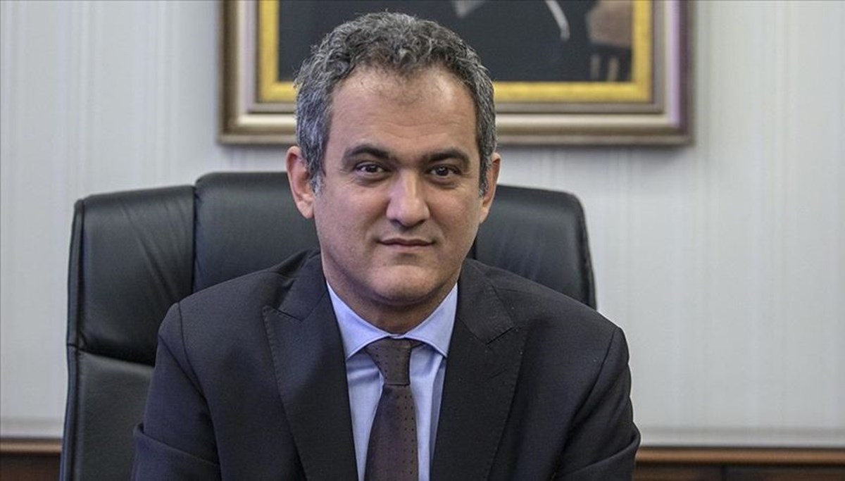 Milli Eğitim Bakan Özer'den öğretmenlere mazeret tayini açıklaması