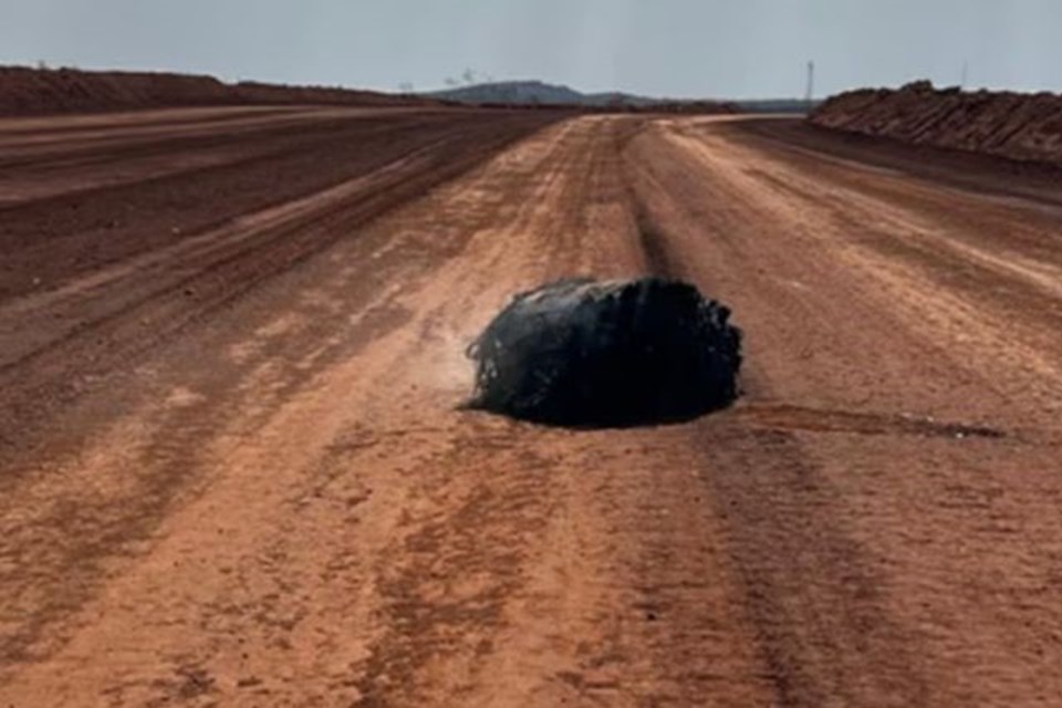 Çölde dikkat çeken enkaz: Uzay aracı parçası olabilir! - 2