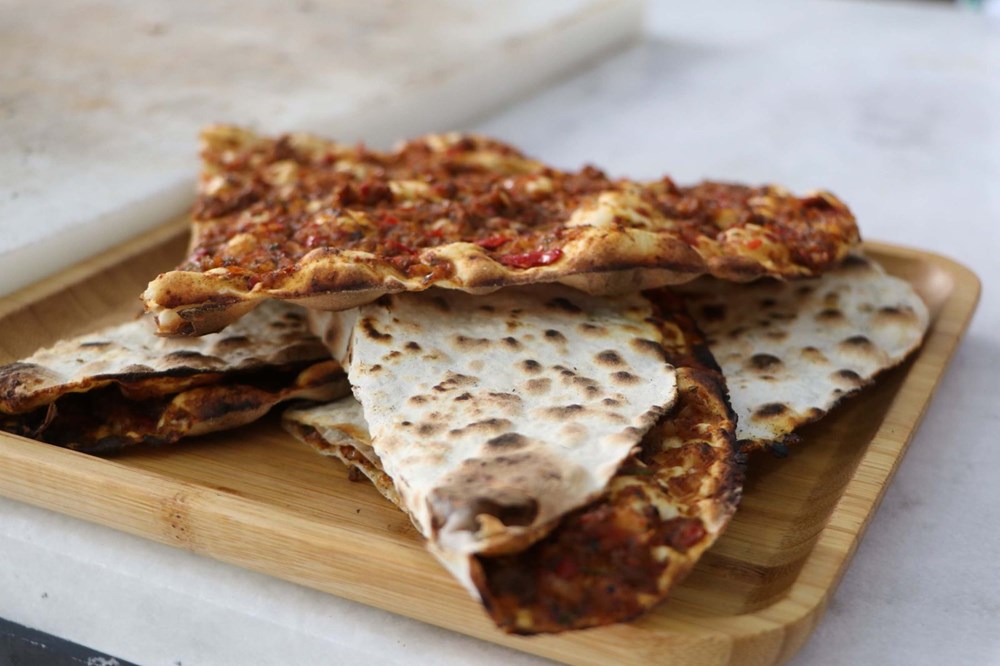 Lahmacun sarımsaklı mı olur soğanlı mı? - 1