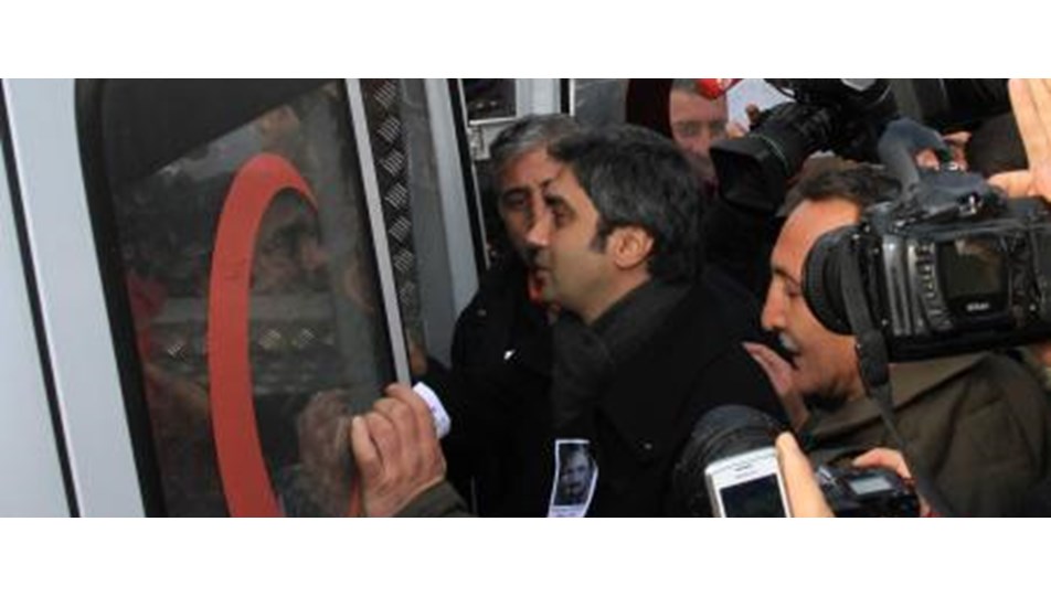 Cenazede 'Polat Alemdar' izdihamı