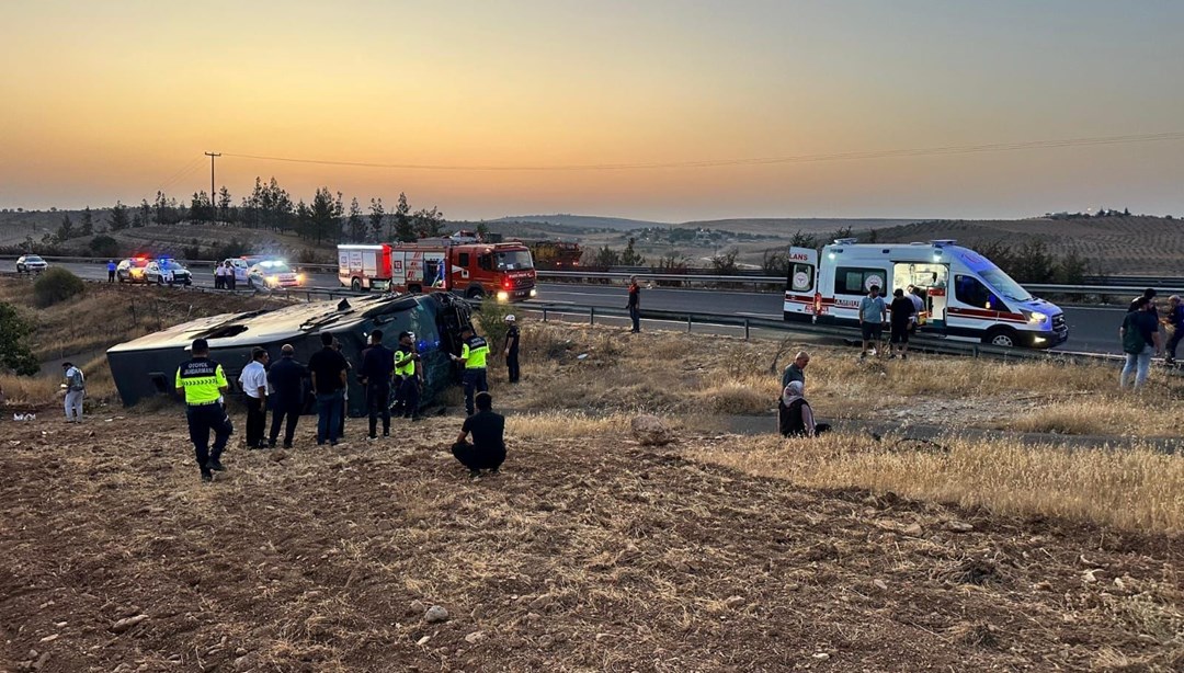 Şanlıurfa'da yolcu otobüsü devrildi: Çok sayıda yaralı var