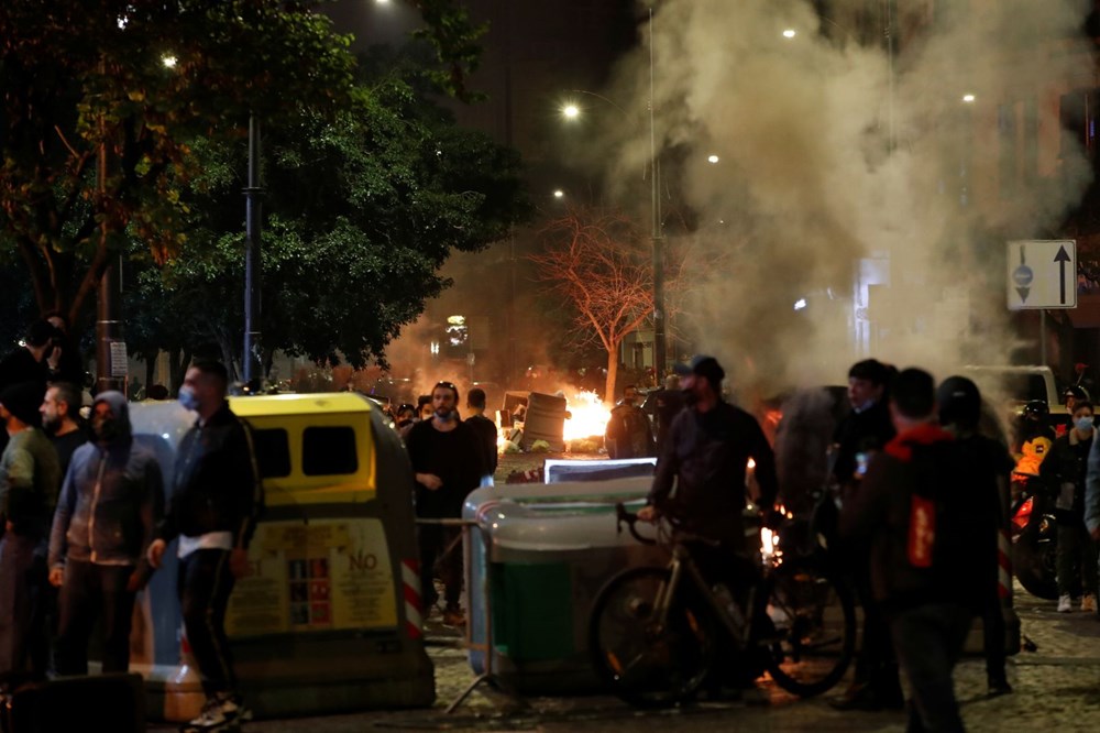 İtalya'nın Napoli kentinde sokağa çıkma yasağı olaylı başladı - 5