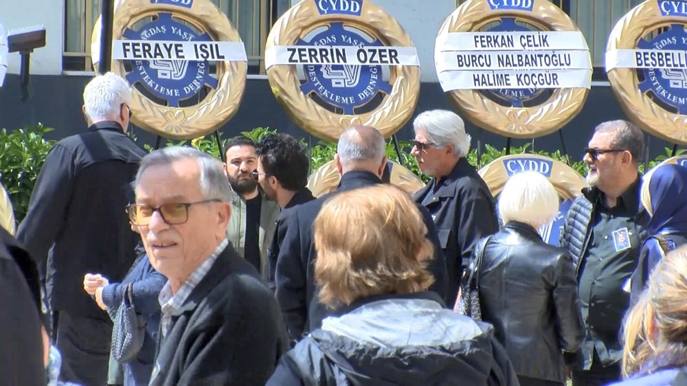 Tarkan'ın annesi son yolculuğuna uğurlandı - 6